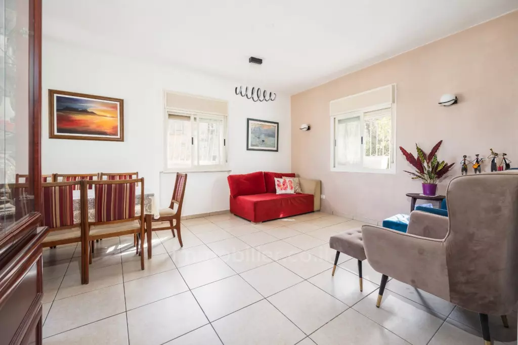 Apartamento de 4 assoalhadas idealmente localizado