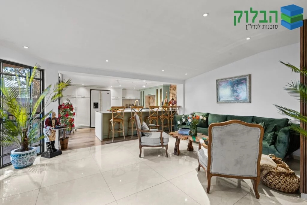 Apartamento com jardim 7 quartos, bairro Kiryat Ganim em Rishon LeZion