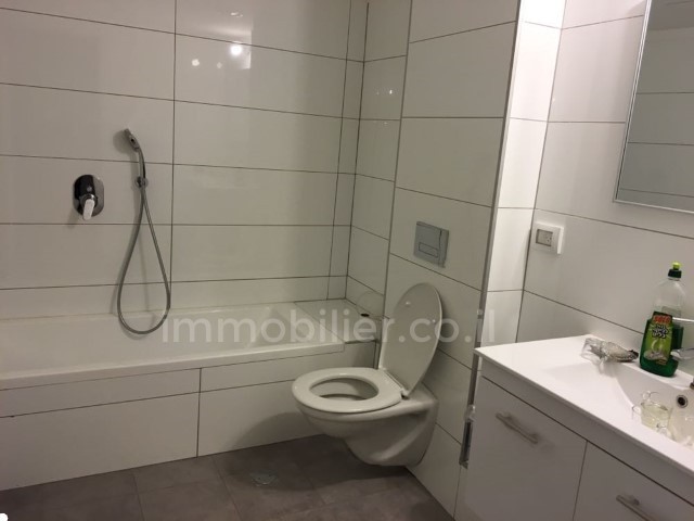 Apartamento 4 cômodos  Jerusalém Centro da cidade 1-IBL-2438