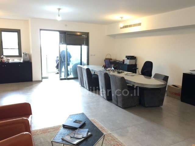 Apartamento 4 cômodos  Jerusalém Centro da cidade 1-IBL-2438