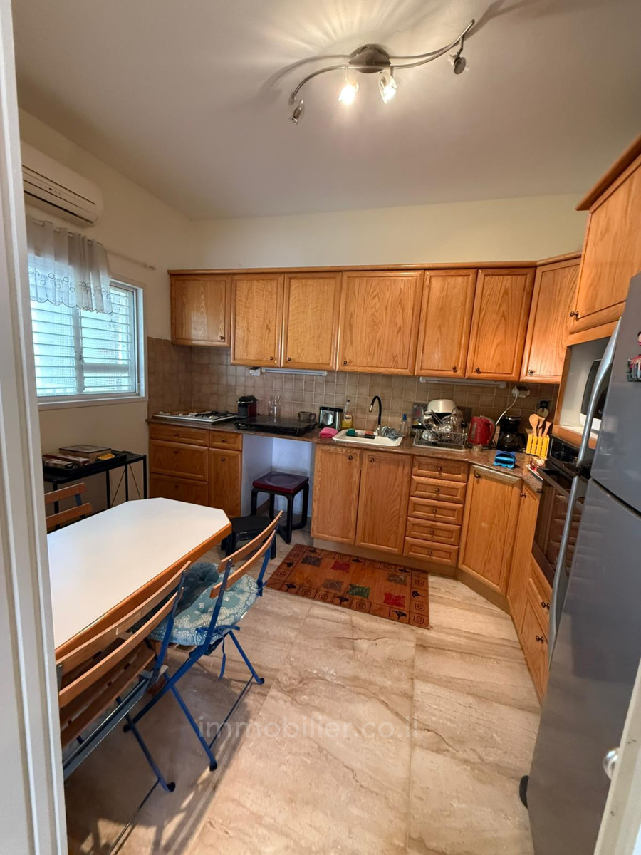 Apartamento 4 cômodos Netanya Mar 1-IBL-2928