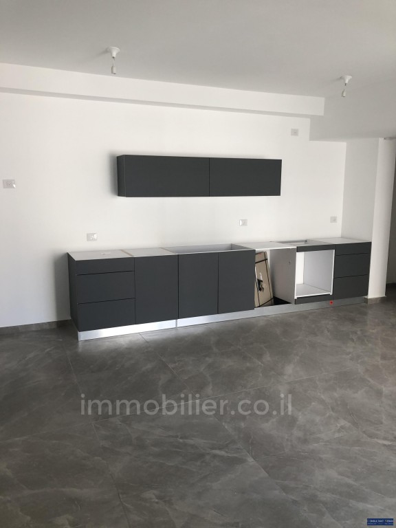 Apartamento 2 cômodos  Jerusalém Baka 144-IBL-559