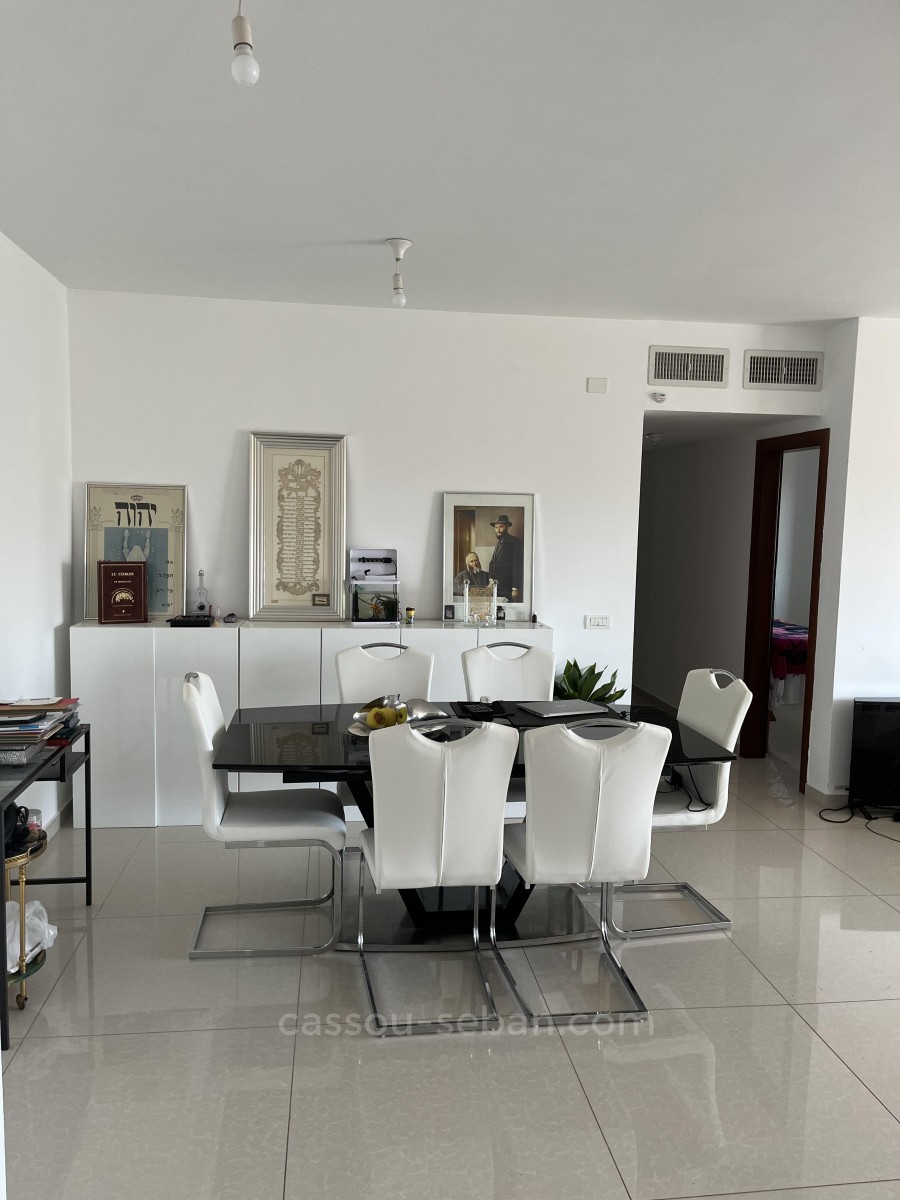 Apartamento 5 cômodos  Netanya Kikar 144-IBL-576