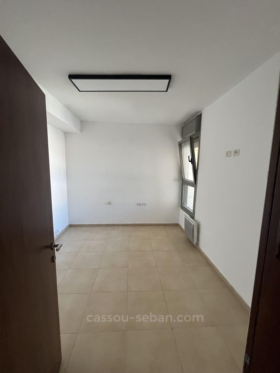 Apartamento 4 cômodos  Jerusalém Centro da cidade 144-IBL-601