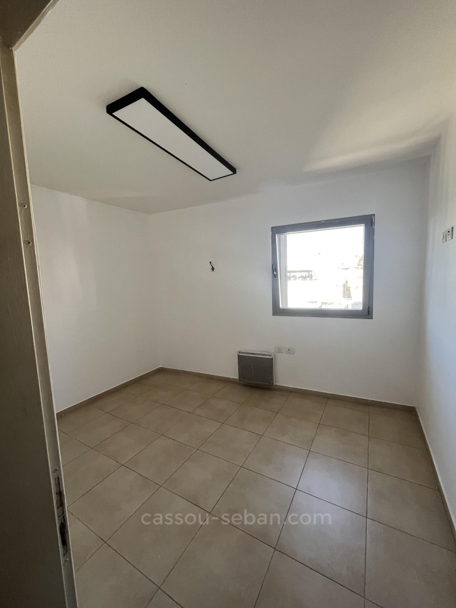 Apartamento 4 cômodos  Jerusalém Centro da cidade 144-IBL-601