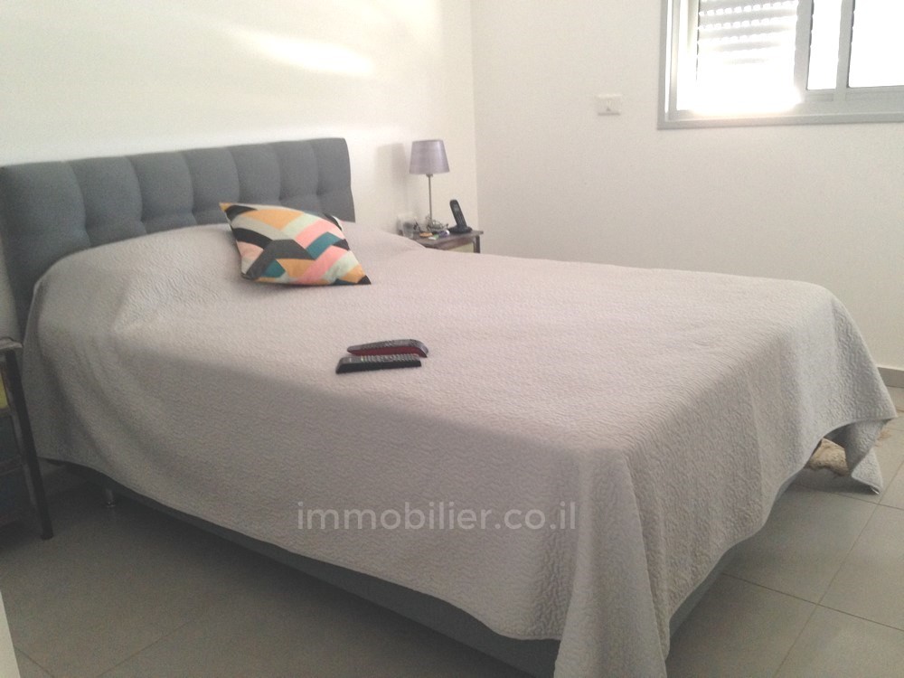 Apartamento 5 cômodos  Ascalão Barnea 15-IBL-2810