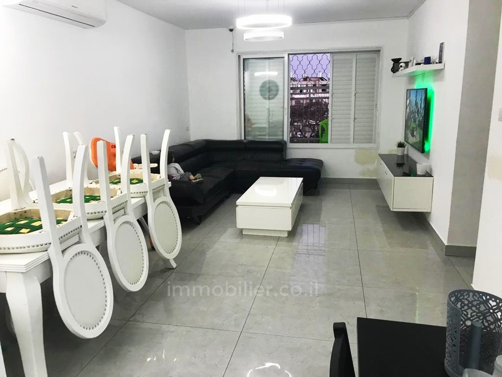 Apartamento 4 cômodos  Ashdod Dalet 15-IBL-2842