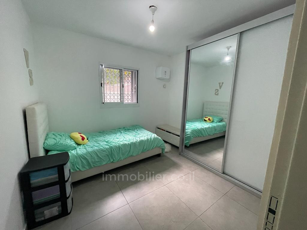 Apartamento garden 4 cômodos  Ashdod He 15-IBL-2896