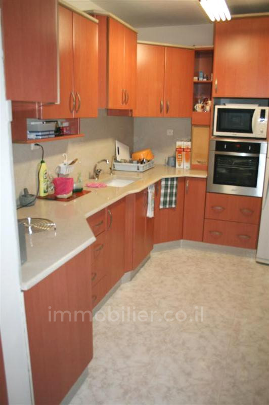Apartamento 4 cômodos Ashdod He 15-IBL-2944
