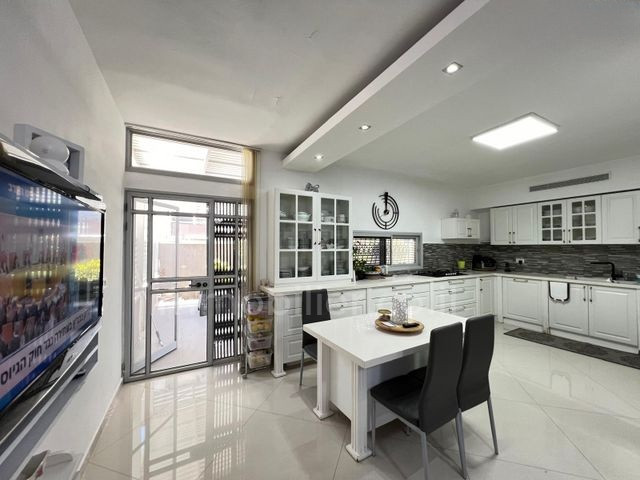 Casarão 10 cômodos Ashdod He 15-IBL-2952