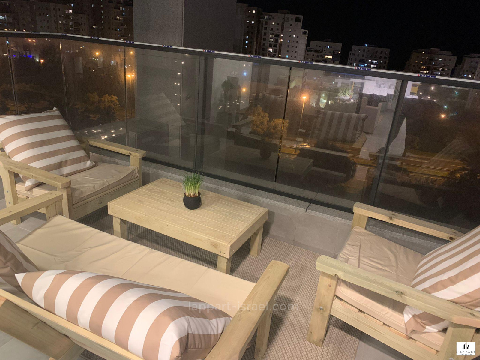 Apartamento 4 cômodos  Tel Aviv Ramat Aviv Gimel 175-IBL-2991