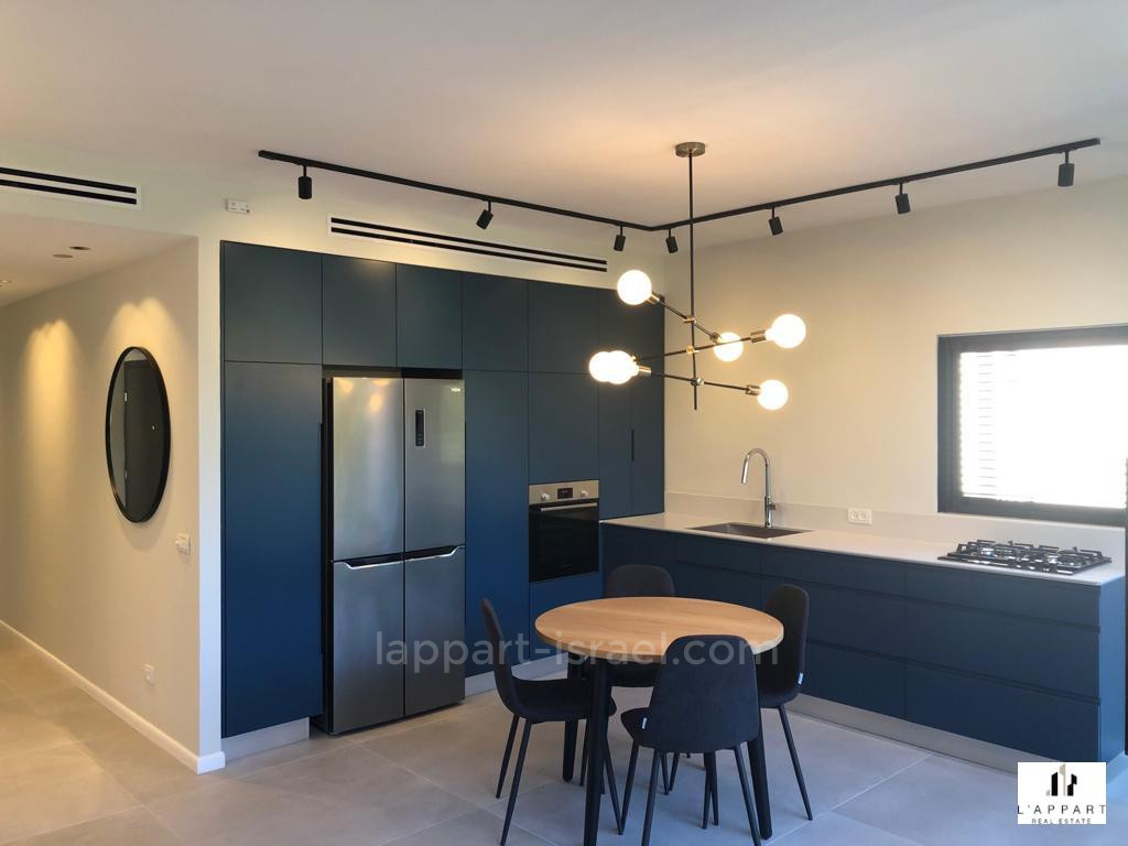 Apartamento 3 cômodos  Tel Aviv Região marítima 175-IBL-3166