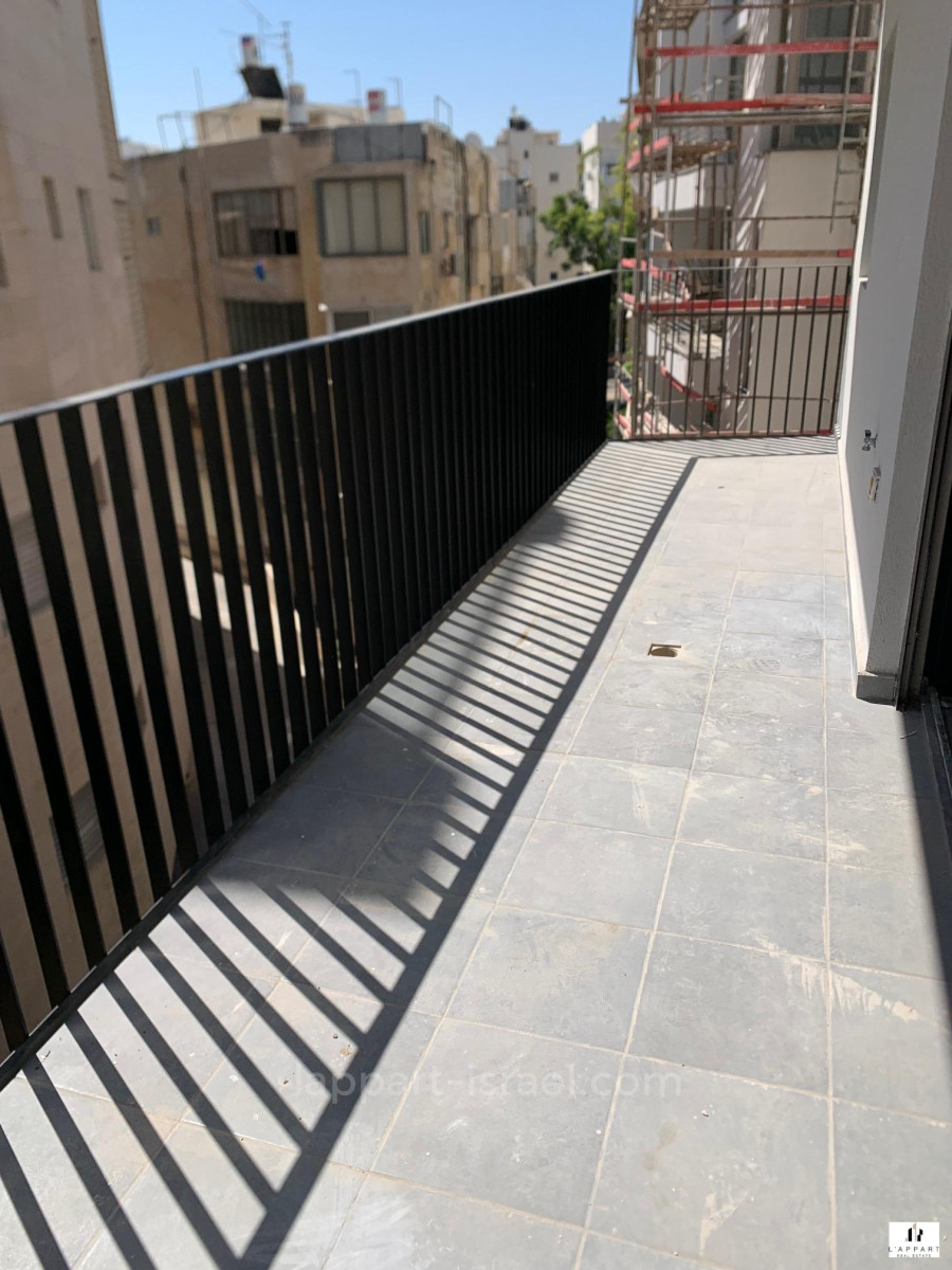 Apartamento 4 cômodos  Tel Aviv Região marítima 175-IBL-3239