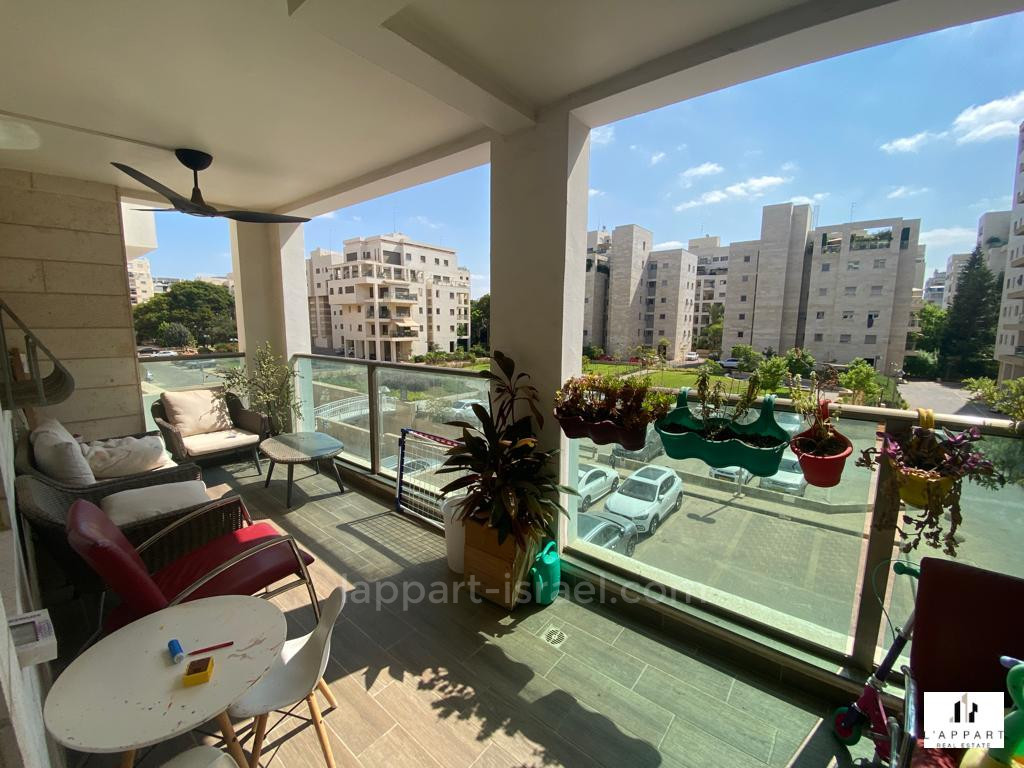 Apartamento 4.5 cômodos  Tel Aviv Ramat Aviv 175-IBL-3242