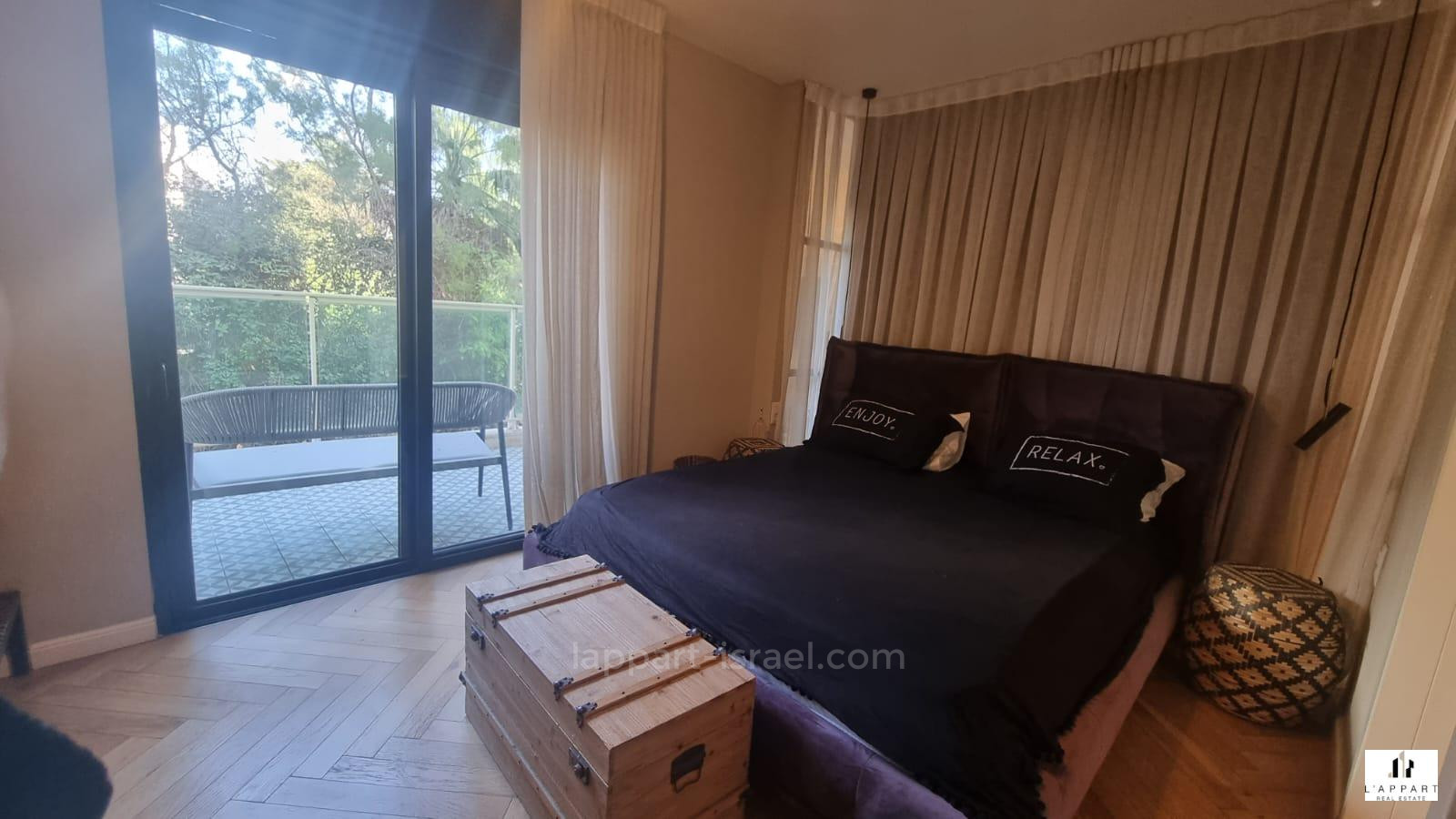 Apartamento 3 cômodos  Tel Aviv Primeira linha de mar 175-IBL-3285