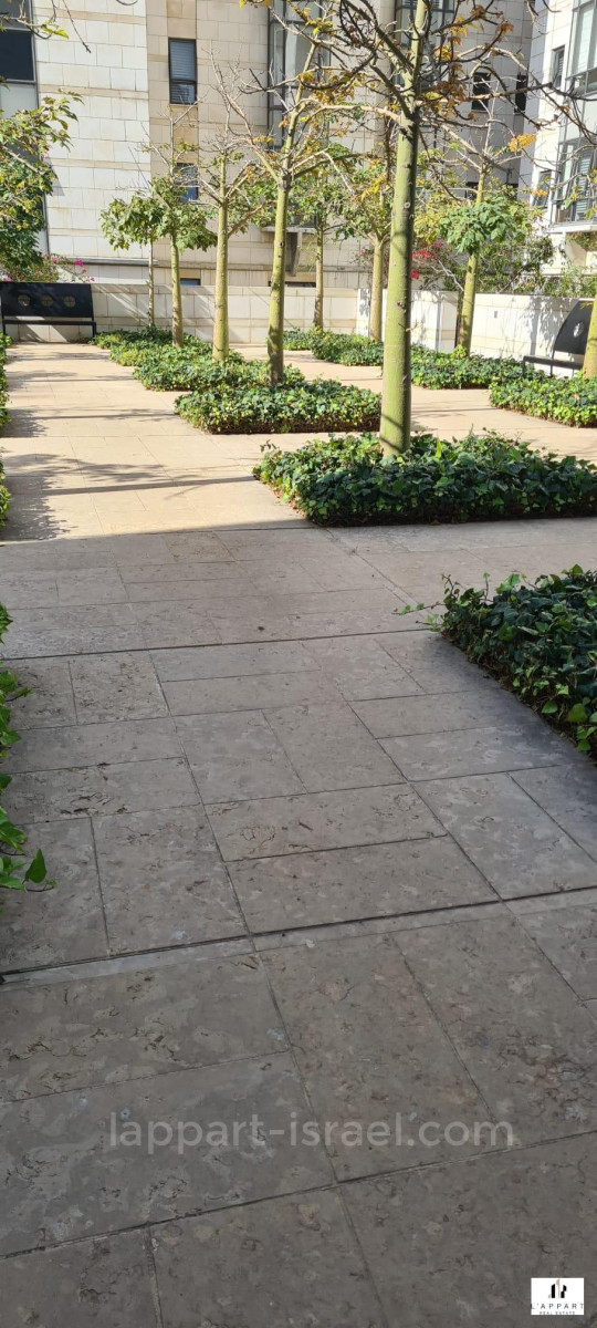 Apartamento garden 3.5 cômodos  Tel Aviv Lev Tel-Aviv 175-IBL-3286