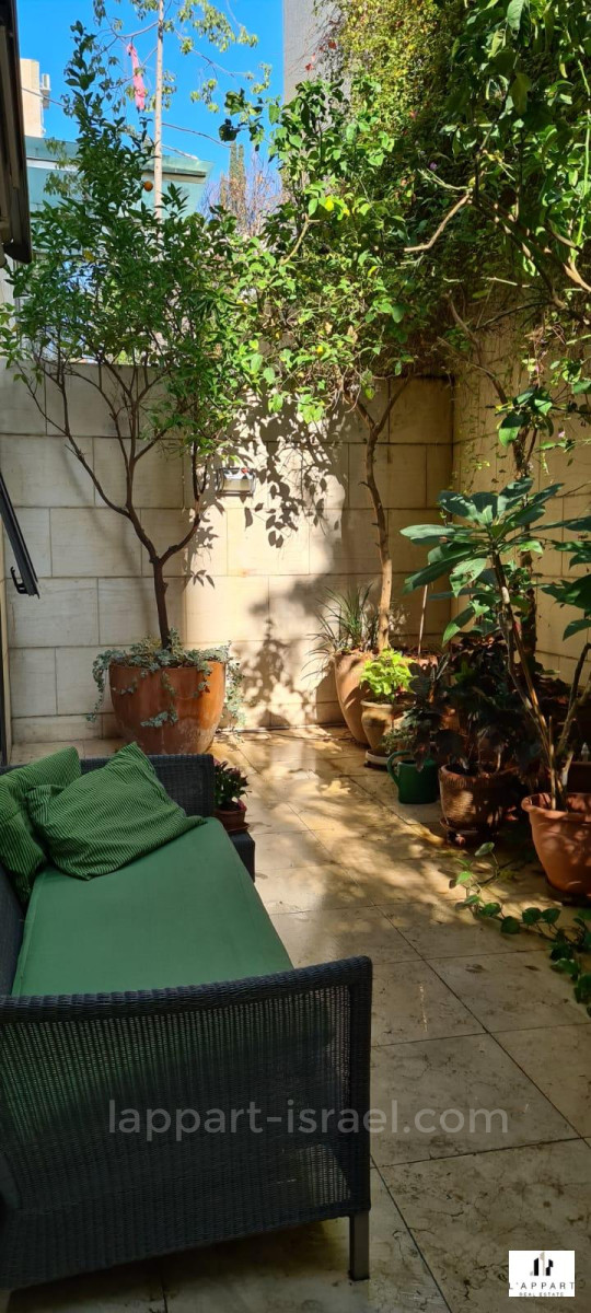 Apartamento garden 3.5 cômodos  Tel Aviv Lev Tel-Aviv 175-IBL-3286