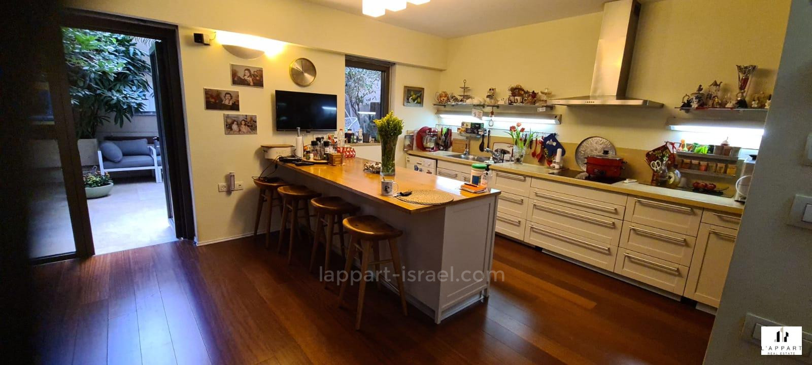 Apartamento garden 3.5 cômodos  Tel Aviv Lev Tel-Aviv 175-IBL-3286