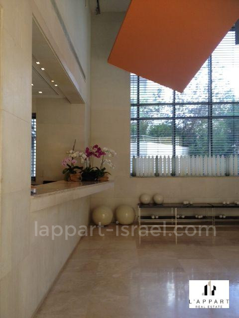 Apartamento garden 3.5 cômodos  Tel Aviv Lev Tel-Aviv 175-IBL-3286