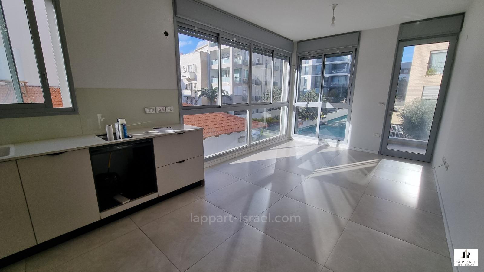 Apartamento 2 cômodos  Tel Aviv Região marítima 175-IBL-3289