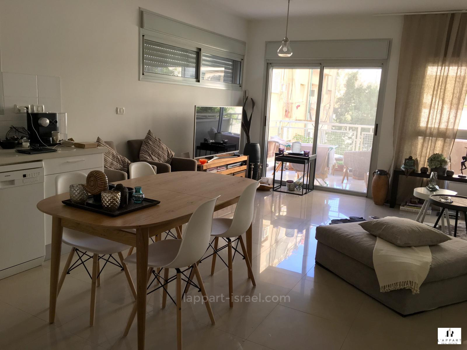 Apartamento 3 cômodos  Tel Aviv Centro da cidade 175-IBL-3302