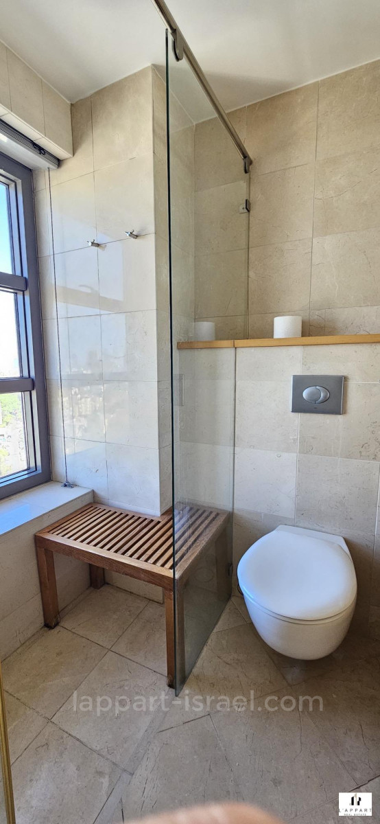 Apartamento 4 cômodos  Tel Aviv Lev Tel-Aviv 175-IBL-3380