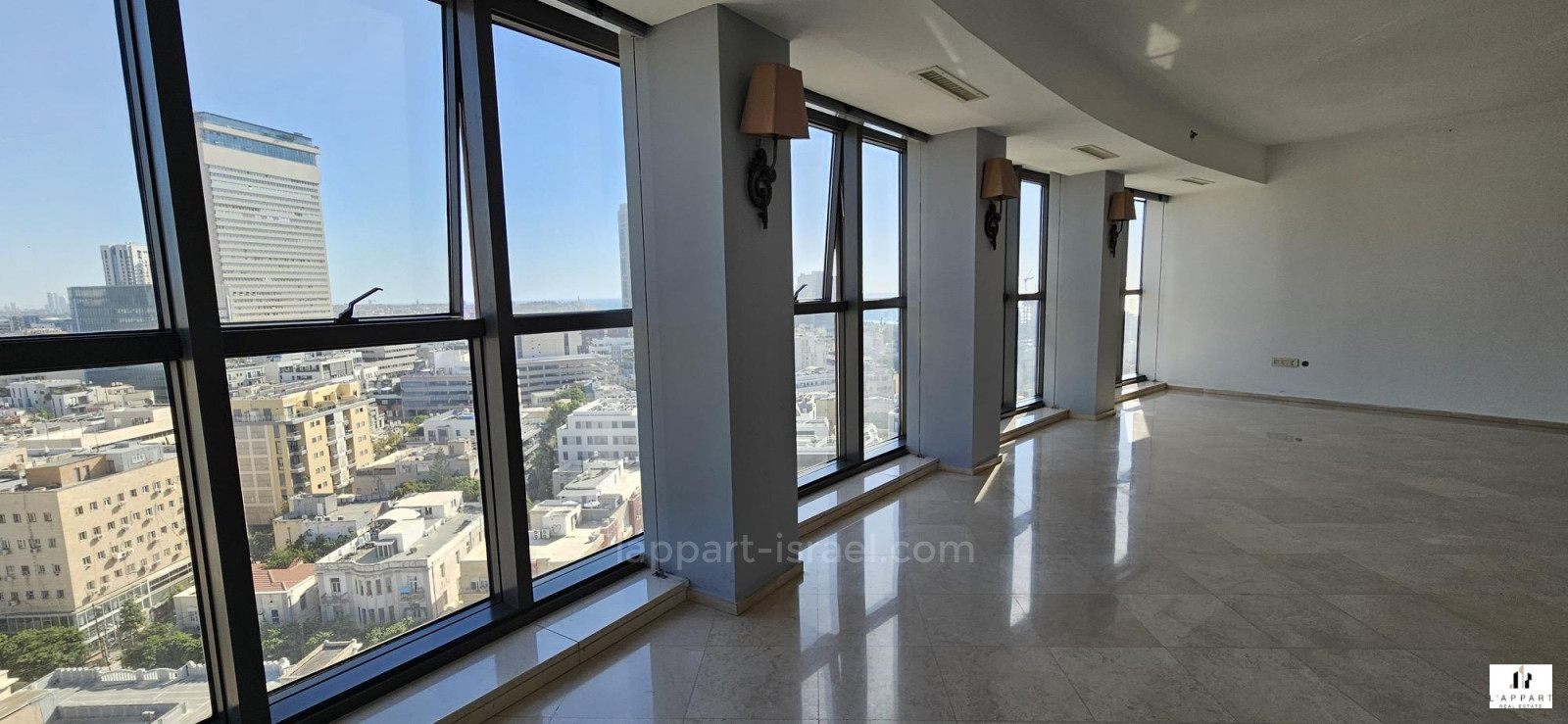 Apartamento 4 cômodos  Tel Aviv Lev Tel-Aviv 175-IBL-3380