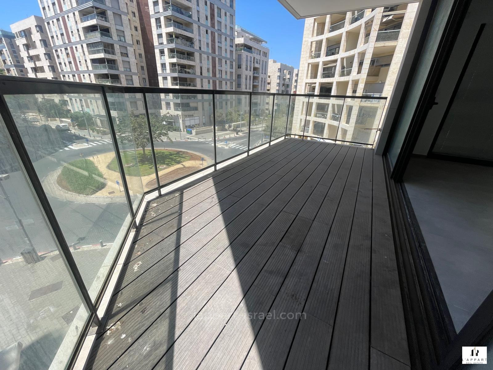 Apartamento 5 cômodos  Tel Aviv Ramat Aviv 175-IBL-3384