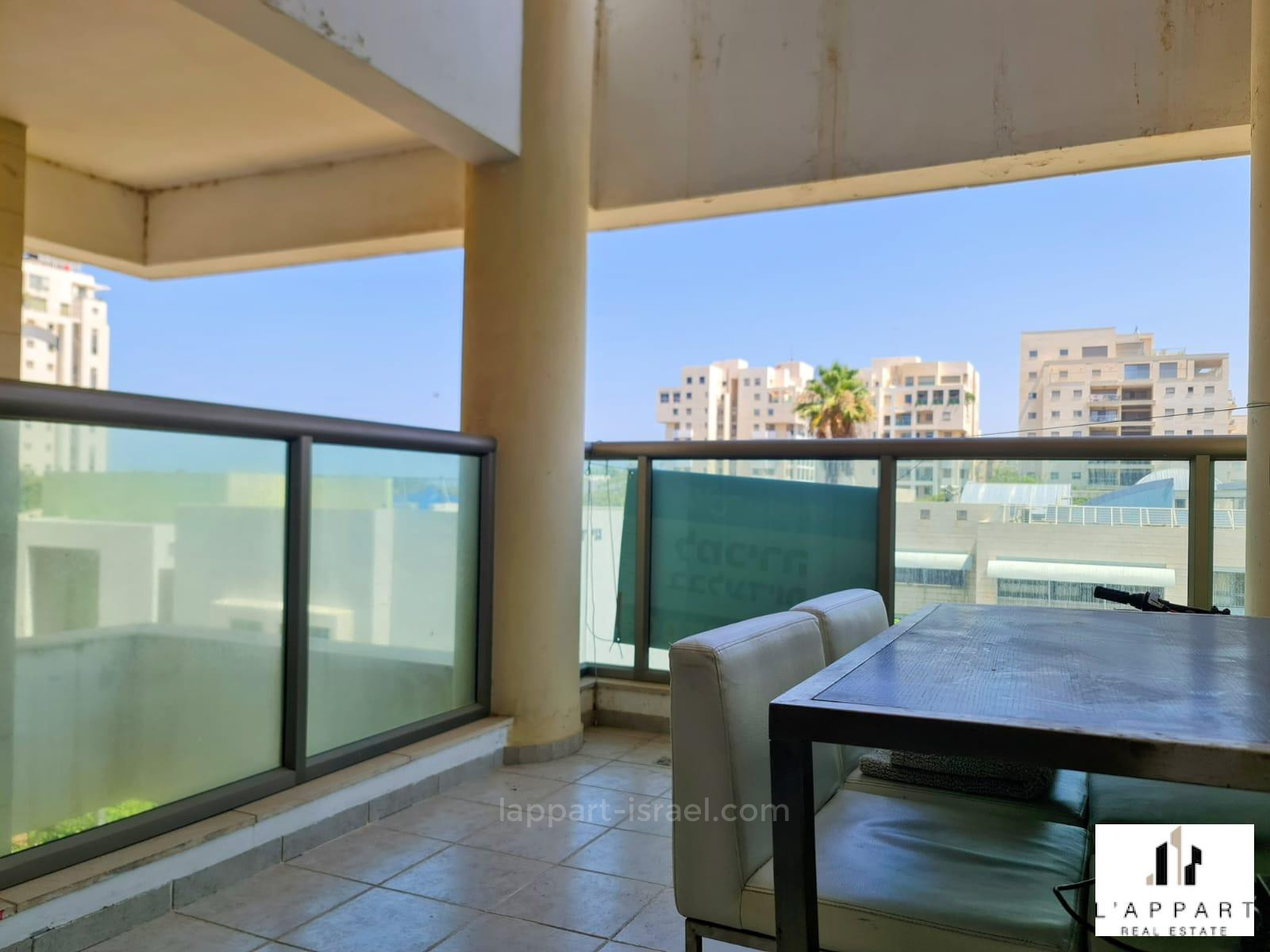 Apartamento 4 cômodos  Tel Aviv Ramat Aviv 175-IBL-3386