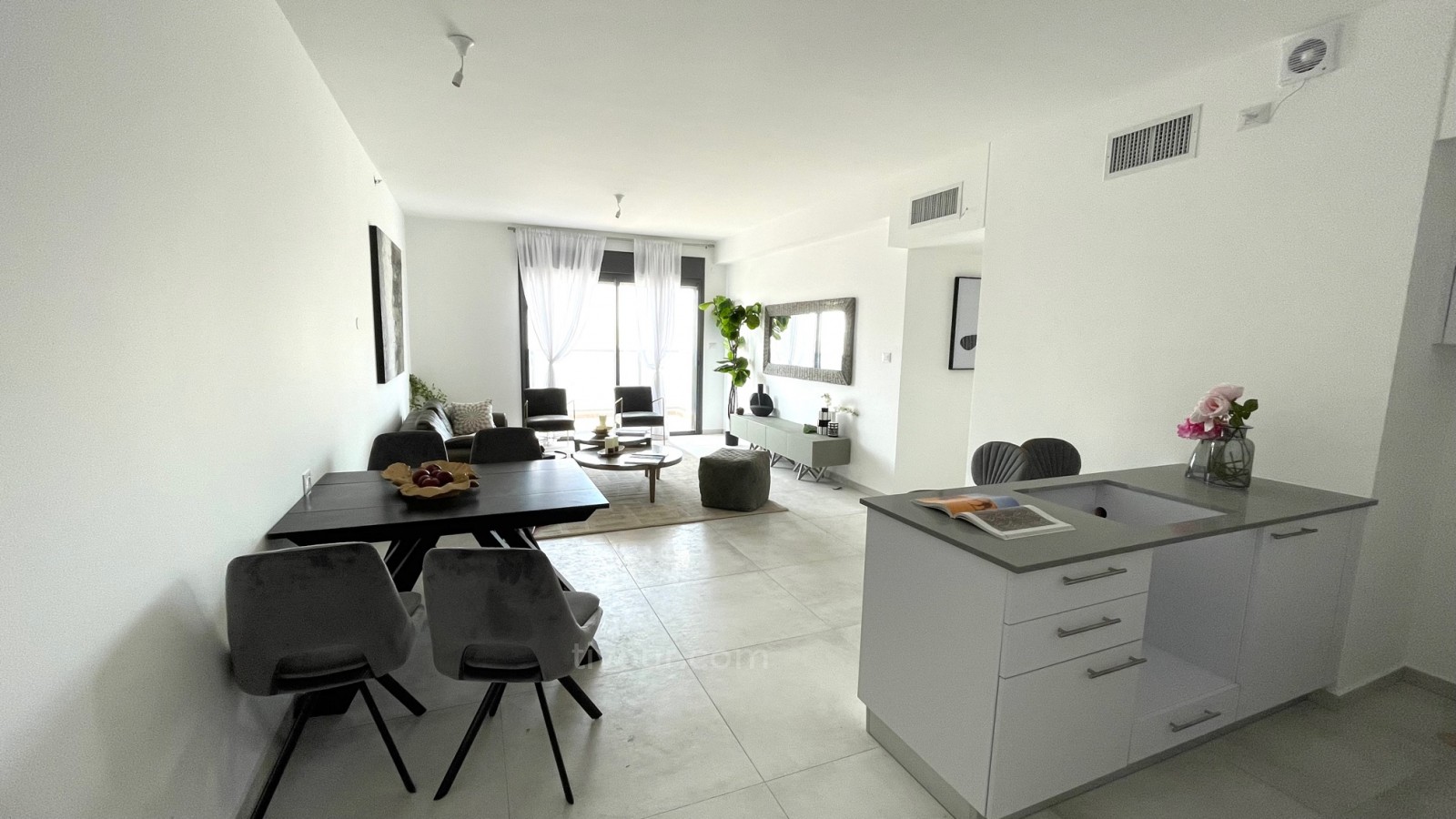 Apartamento 4 cômodos  Ashdod Het 210-IBL-1862