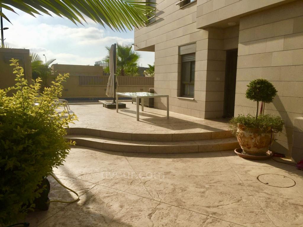 Casarão 6 cômodos Ashdod Yud Zayin 210-IBL-1883