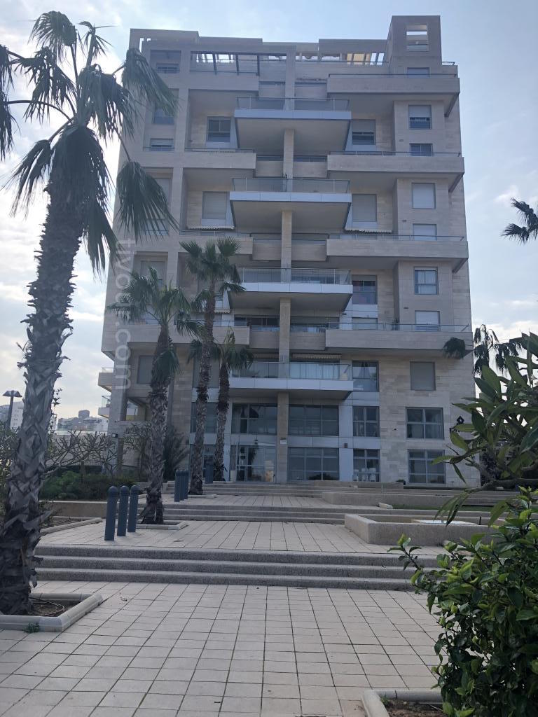 Apartamento 5 cômodos  Ashdod Marina 210-IBL-1886