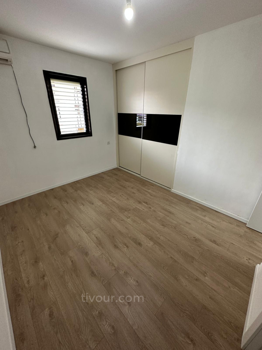 Apartamento 4 cômodos  Ashdod Youd Alef 210-IBL-1983