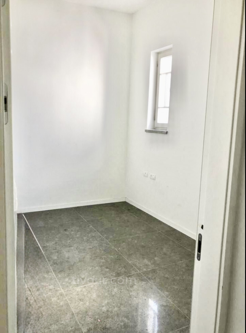 Apartamento 3 cômodos Tel Aviv Região marítima 210-IBL-1984