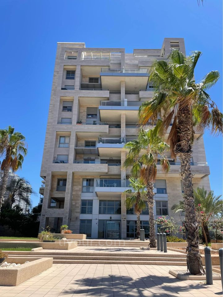 Apartamento 5 cômodos  Ashdod Marina 210-IBL-2007