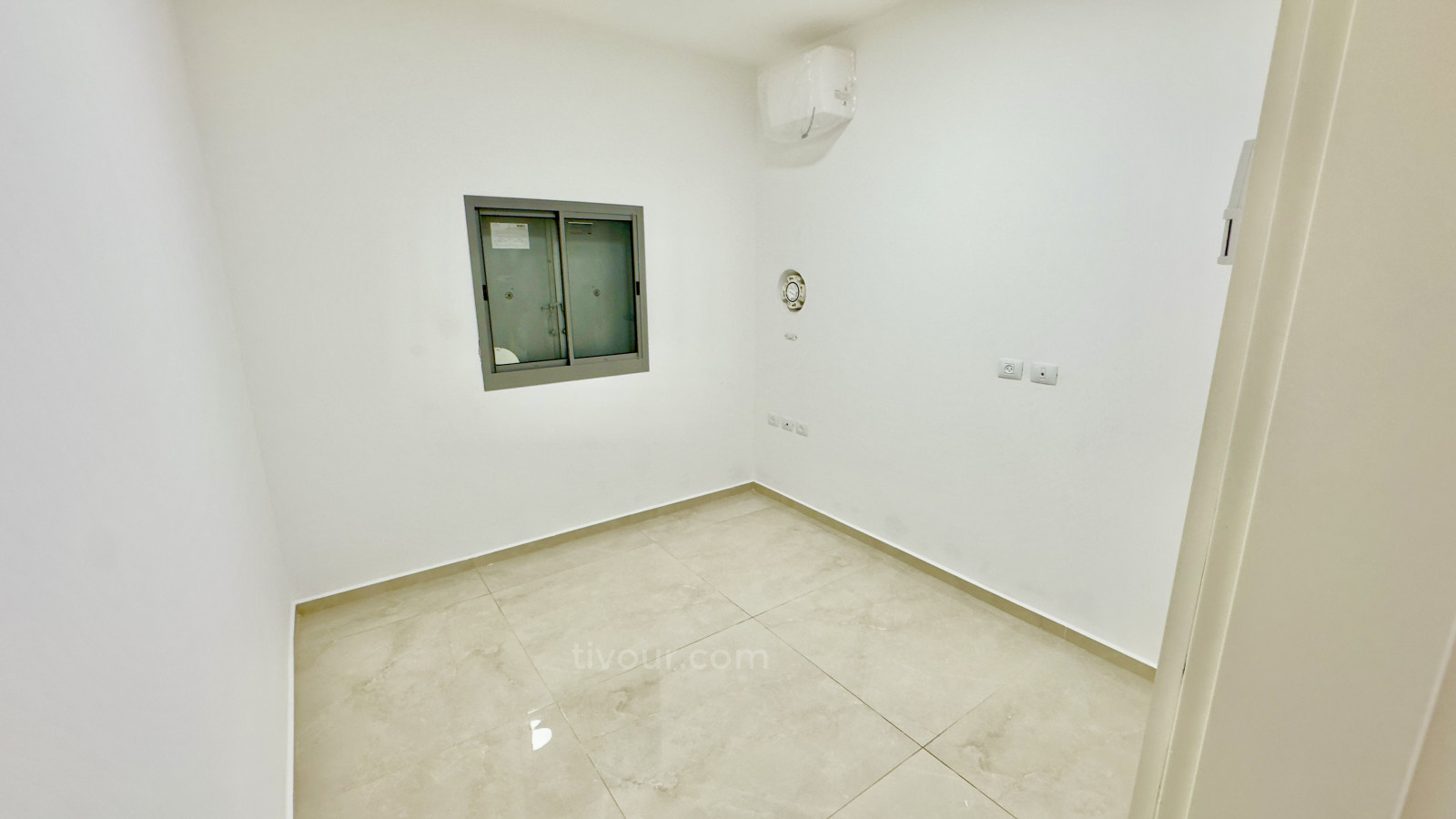 Apartamento 5 cômodos  Ashdod Mar 210-IBL-2029