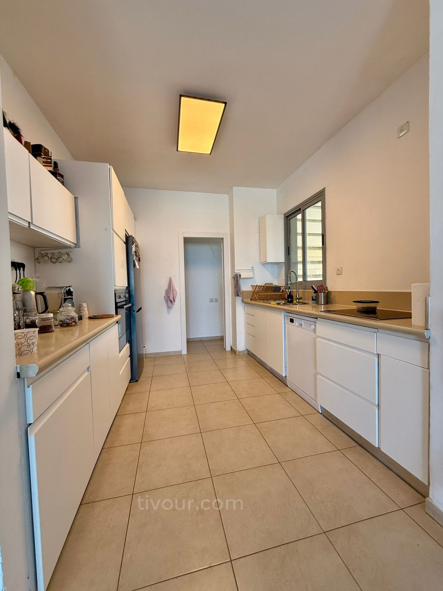 Apartamento 5 cômodos Ashdod Marina 210-IBL-2070