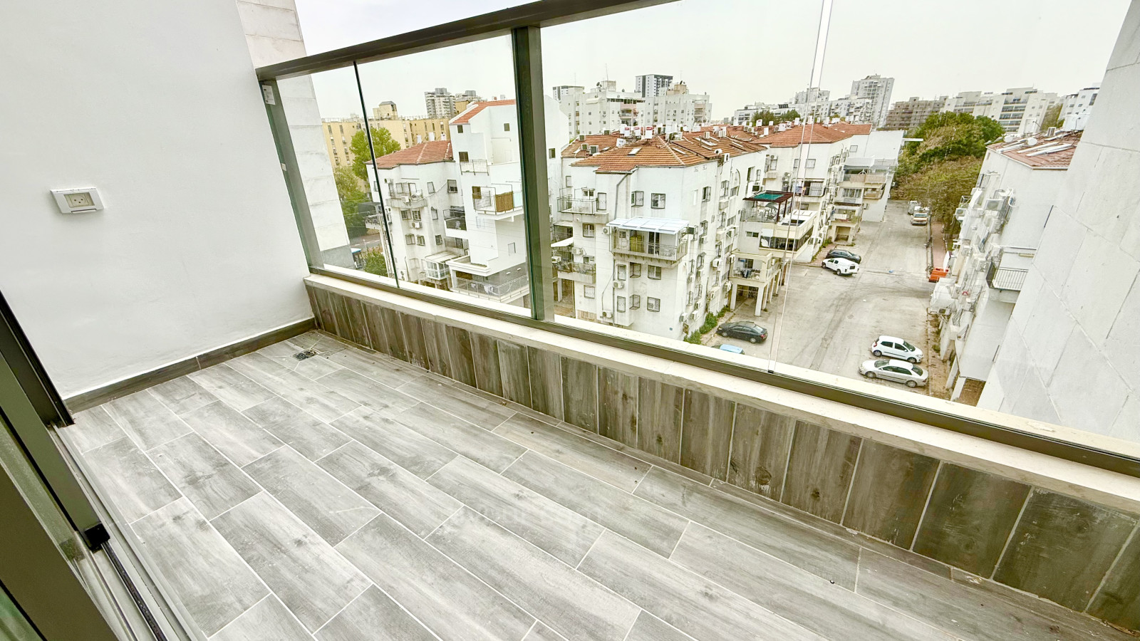 Apartamento 4 cômodos Ashdod Het 210-IBL-2081