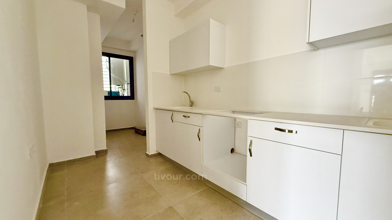 Apartamento 4 cômodos Ashdod Het 210-IBL-2081