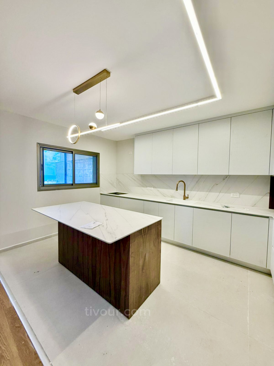 Apartamento 5 cômodos Ashdod Marina 210-IBL-2096