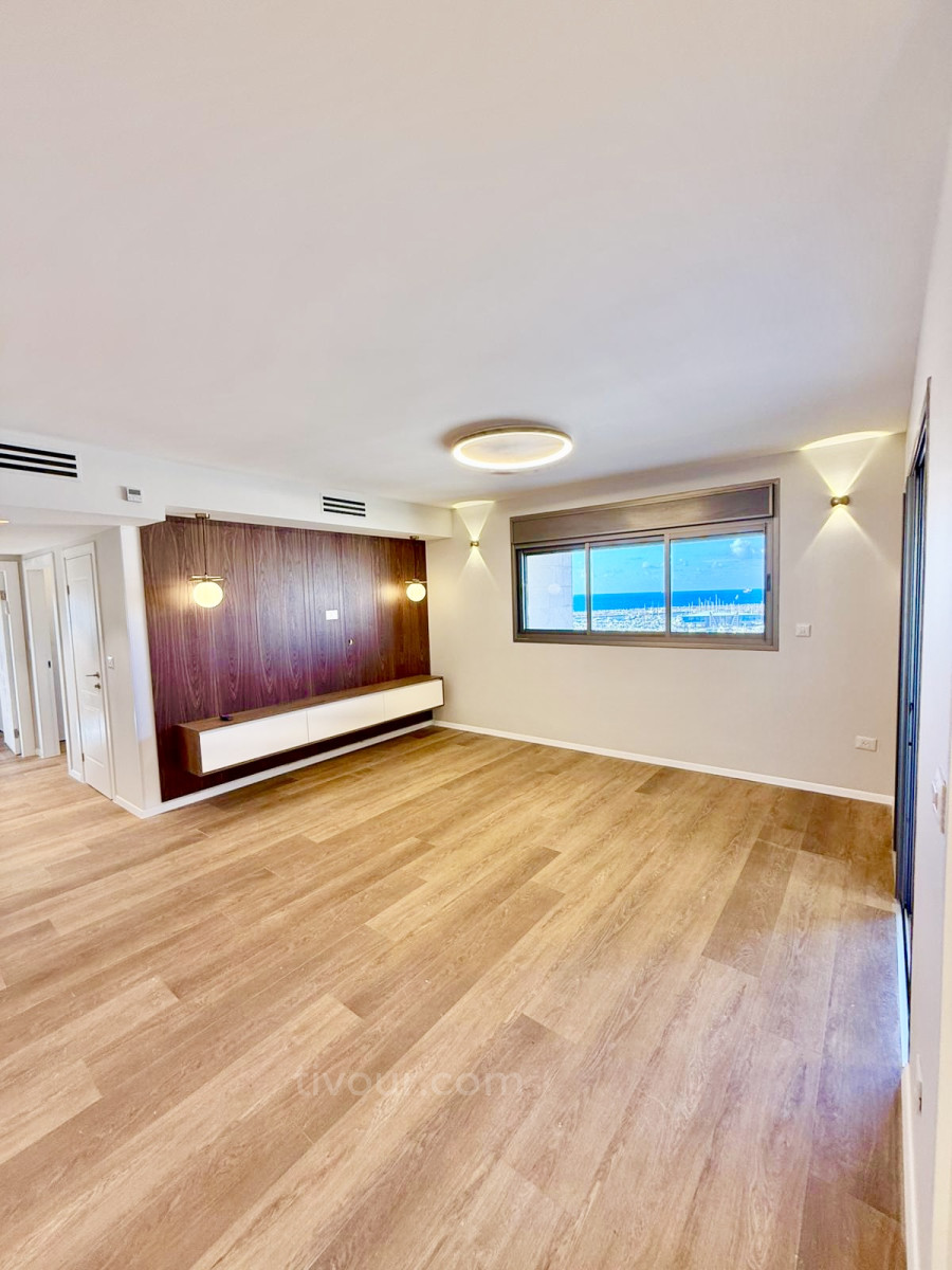 Apartamento 5 cômodos Ashdod Marina 210-IBL-2096