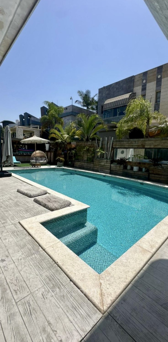 Casarão 8 cômodos Ashdod Yud Zayin 210-IBL-2108