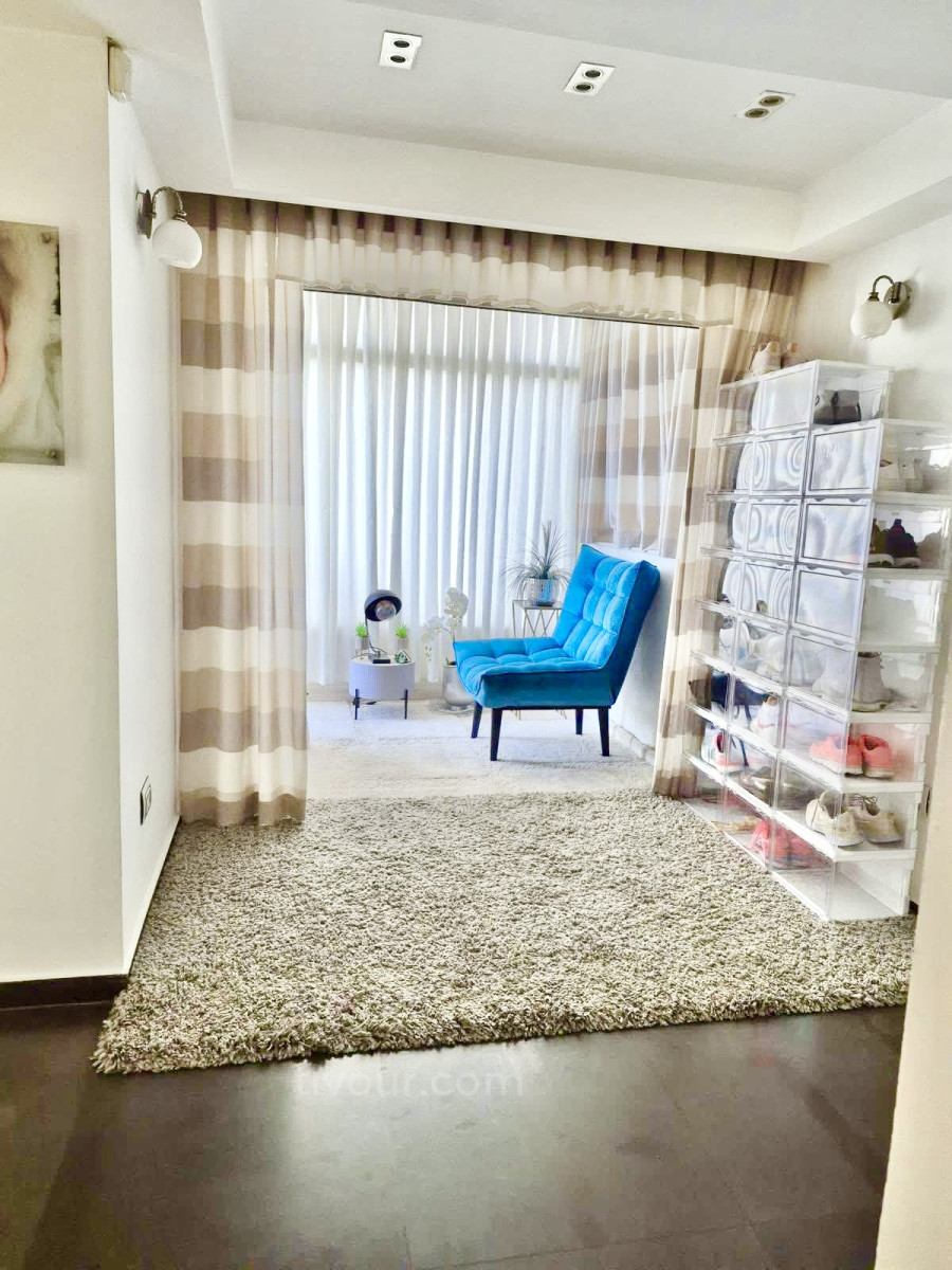 Casarão 8 cômodos Ashdod Marina 210-IBL-2112