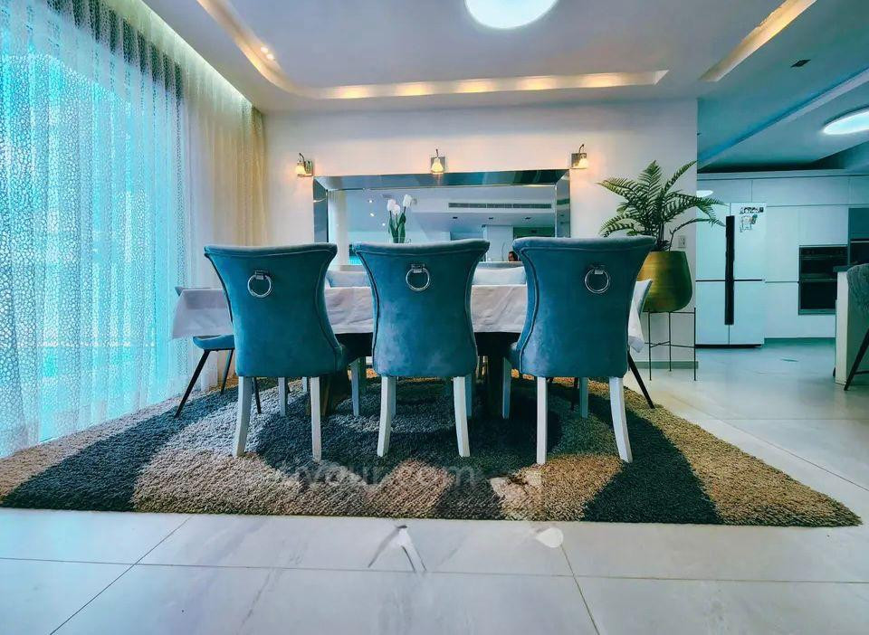 Casarão 8 cômodos Ashdod Marina 210-IBL-2112