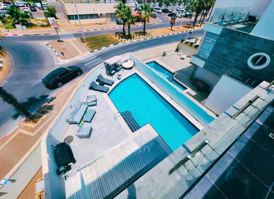 Casarão 8 cômodos Ashdod Marina 210-IBL-2112