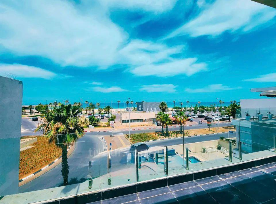 Casarão 8 cômodos Ashdod Marina 210-IBL-2112