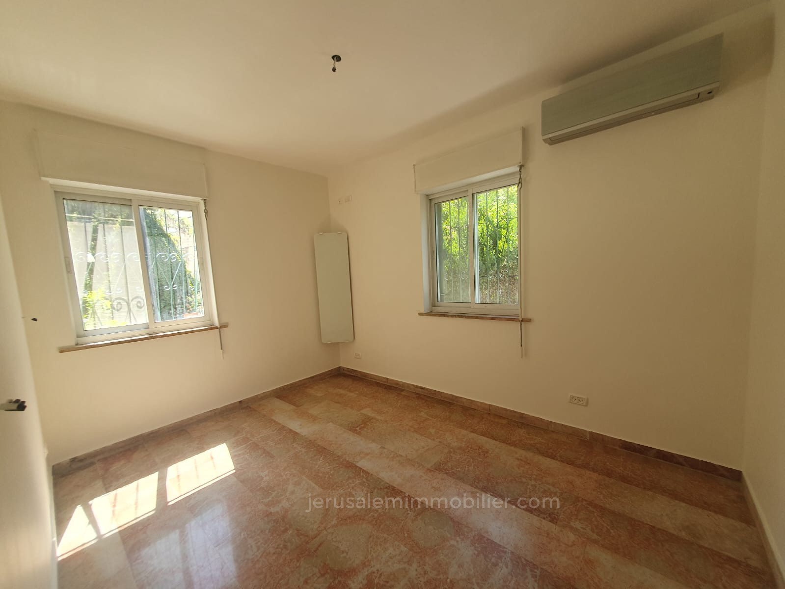 Apartamento 4 cômodos  Jerusalém Katamon hayeshana 226-IBL-1783