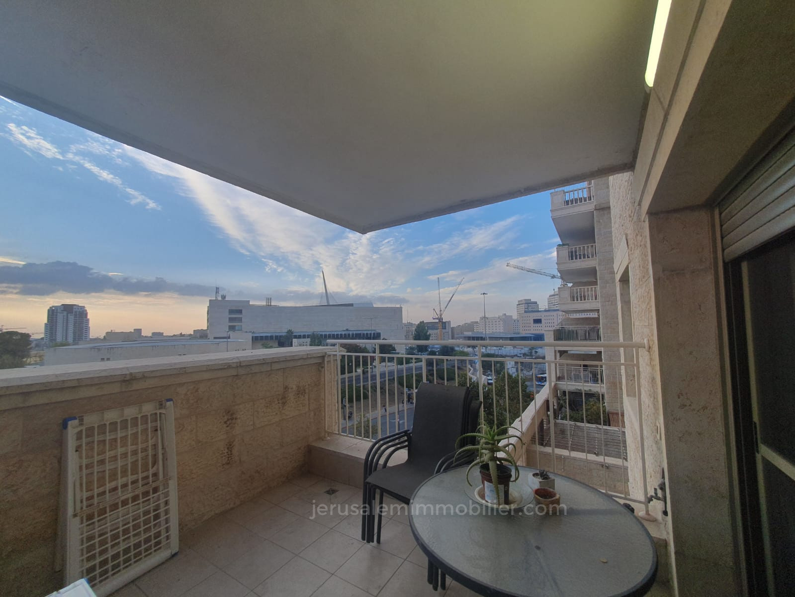 Apartamento 3 cômodos  Jerusalém Kiryat haleum 226-IBL-1811