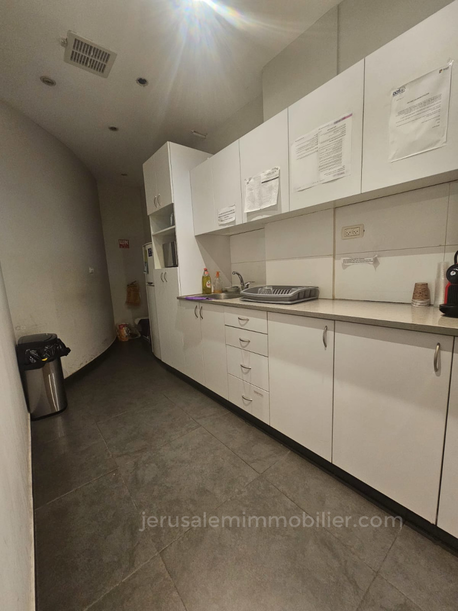 Escritórios 7 cômodos Jerusalém Talpiot 226-IBL-1899