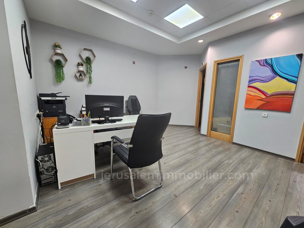 Escritórios 3 cômodos Jerusalém Givat Shaoul 226-IBL-1911